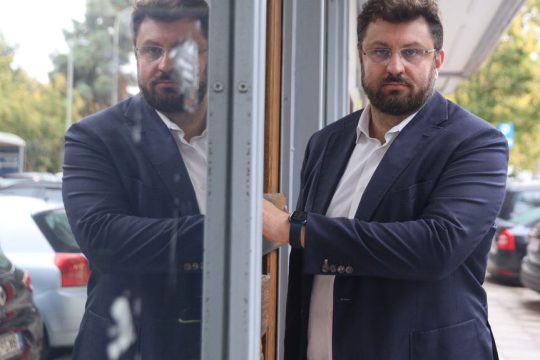 ΚΩΣΤΑΣ ΖΑΧΑΡΙΑΔΗΣ εκπρόσωπος Τύπου ΣΥΡΙΖΑ-Π.Σ.